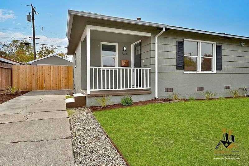 5114 Gordon Dr photo 1
