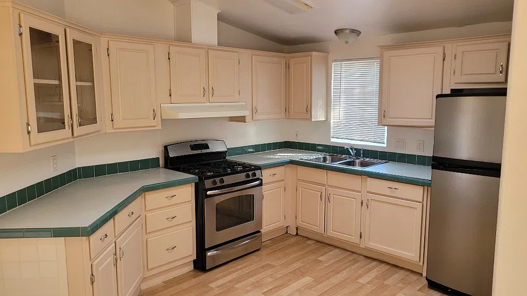 2 bed, 2.0 bath, 1408 sqft, $1,595 — Photo 1
