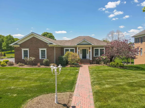 2111 Birch Leaf Ln, Blacksburg, VA 24060