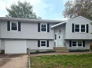 8 Centennial St, Coventry, RI 02816