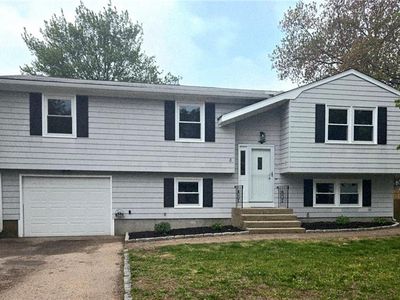 8 Centennial St, Coventry, RI, 02816