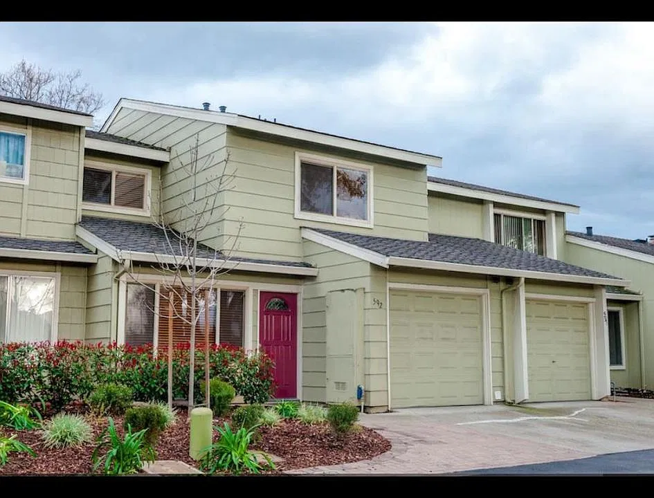 592 Latimer Cir