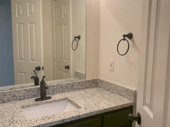 1000 Cleveland St APT 4, Denton, TX 76201