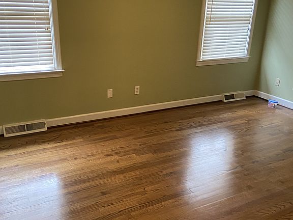 4th image of 36 Wonderwood Dr