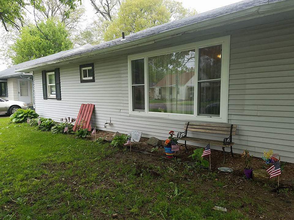 1st image of 2406 N Rosewood Ave