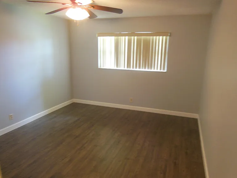 105 Lake Helen Dr — Photo 11