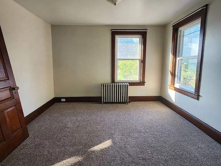470 Maple St — Photo 22