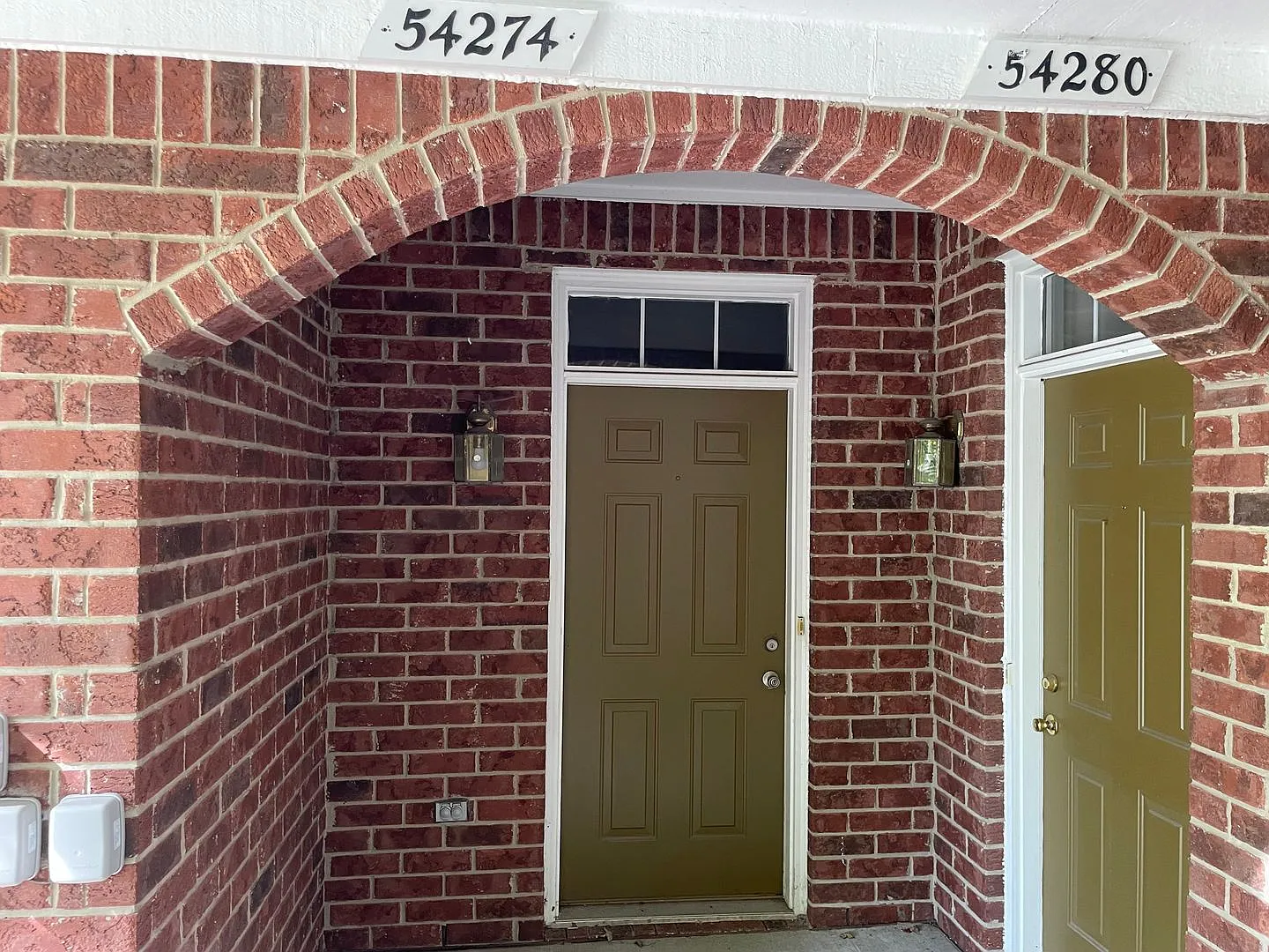 Shelby Township - 3 Bedroom, 2 Bath, Attached Garage — Photo 3