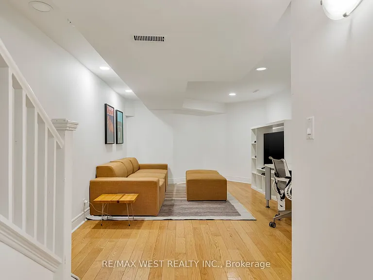 39 Shirley St — Photo 42
