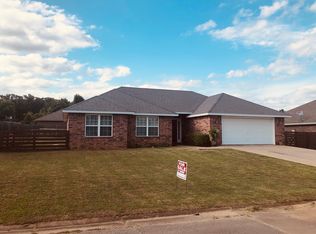 105 Drake Dr, Muldrow, OK 74948