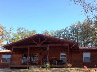 1738 Stinnett Rd, Pigeon Forge, TN 37876