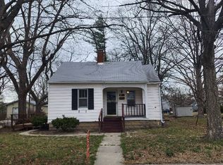 910 E Butler St, Olney, IL 62450