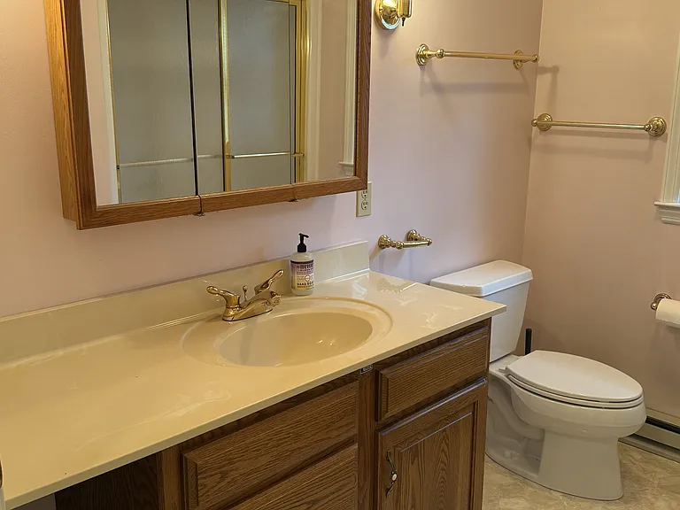 517 E Linn St — Photo 13