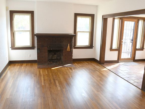 5th image of 221 Carlisle Blvd NE