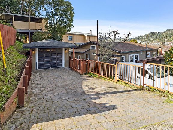 3rd image of 44 - 46 Martens Boulevard