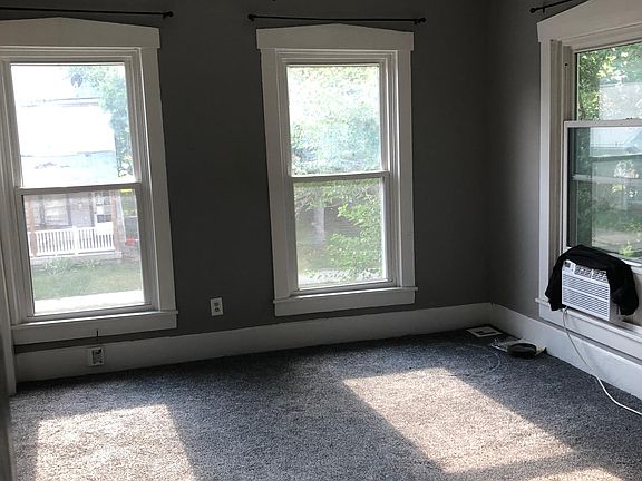 4th image of 215 N Vine St APT 2