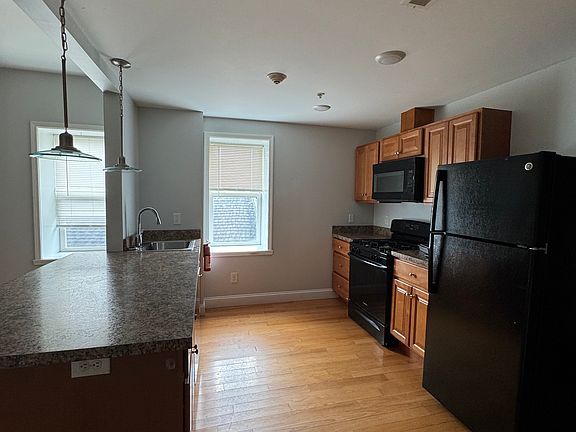 2nd image of 165-167-167 Saratoga Ave #2