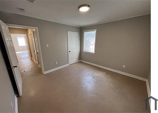 4th image of 1081 Garland St