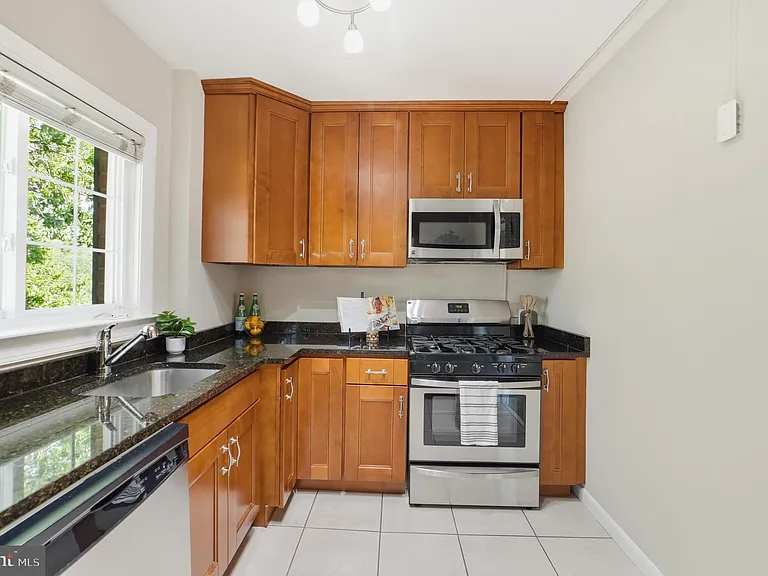 3430 Martha Custis Dr — Photo 12