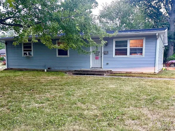703 N Pearl St, Lebanon, IL 62254