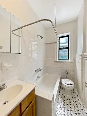 Rented by Spire Group | media 27