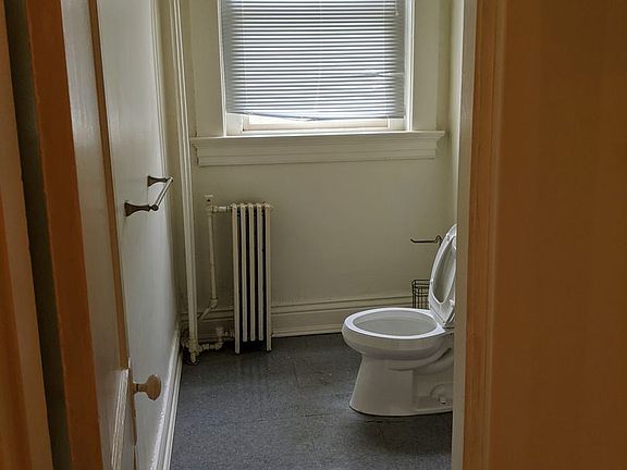 5th image of 1382 S 1st St #9408632