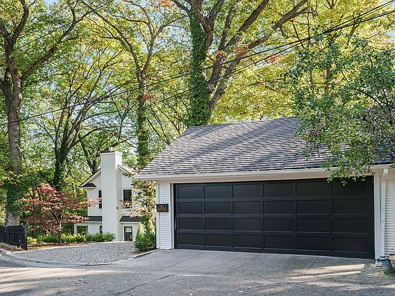 2nd image of 2202 Glenwood Dr