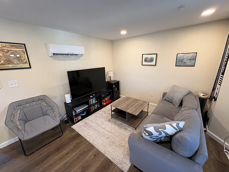 1922 Delaware Ave #6 — Photo 6