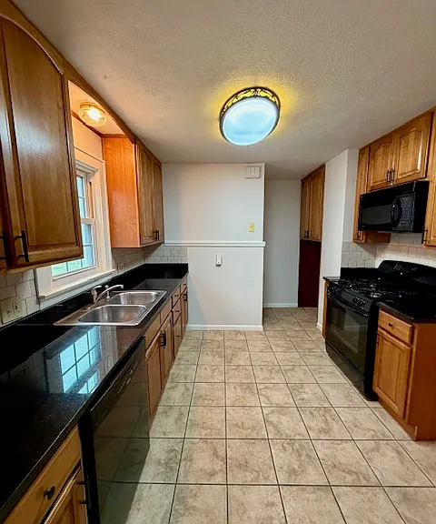 237 W Friendship St — Photo 5