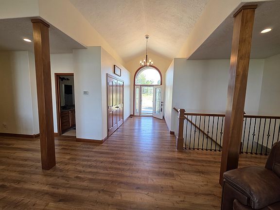3rd image of 4710 Dove Hill Ave