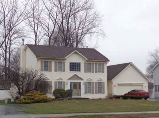 1093 Fetzner Rd, Rochester, NY 14626