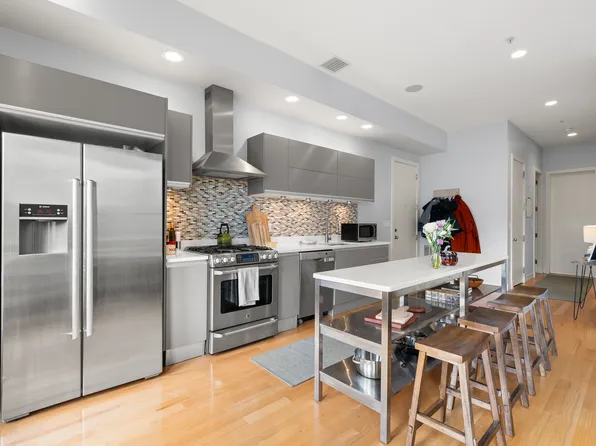 171 W 4th St Unit 4, South Boston, MA 02127