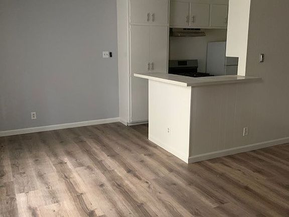 3rd image of 1511-1515 Beloit Ave #1103