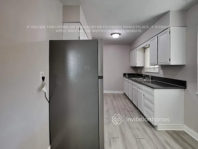 1284 Ember St — Photo 10