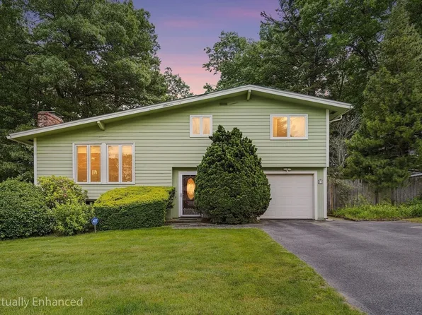 27 Randy Rd, Framingham, MA 01701