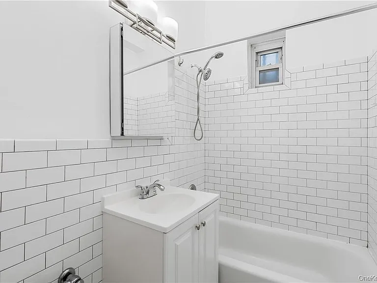 411 Bronx River Rd #2K — Photo 9