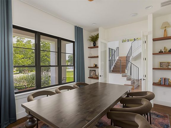 3rd image of 705 W 10th St