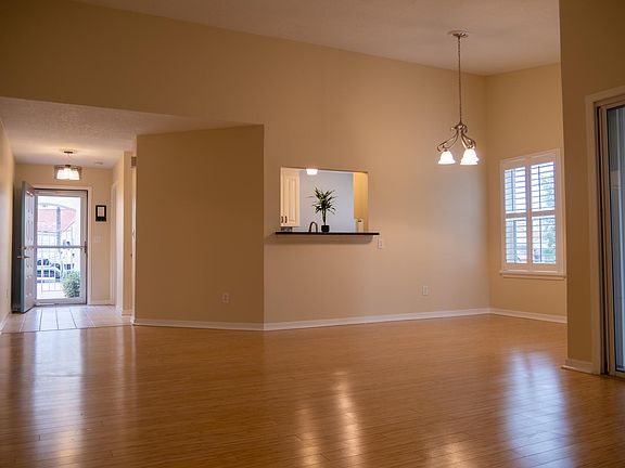 4th image of 755 Pine Island Dr