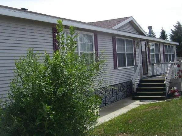 10 Adams Dr, Powell, WY 82435