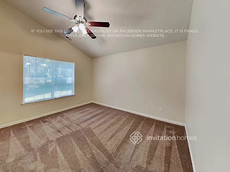 7805 Royce Hall Ln — Photo 9