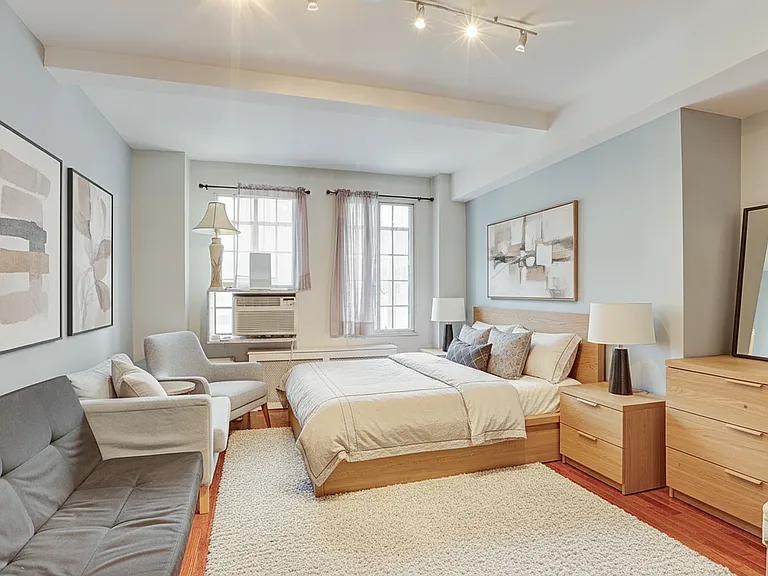320 E 42nd St #1207 — Photo 1
