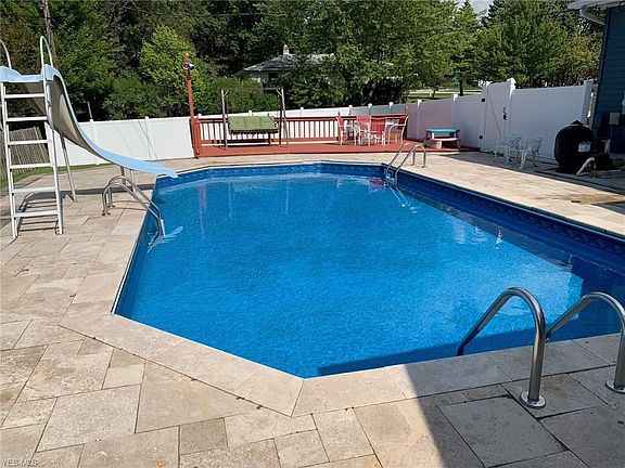 3rd image of 7344 Pamela Dr