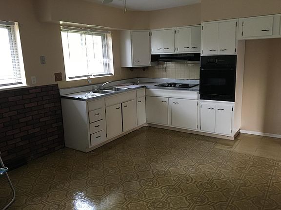 2nd image of 13 Blanchette Dr
