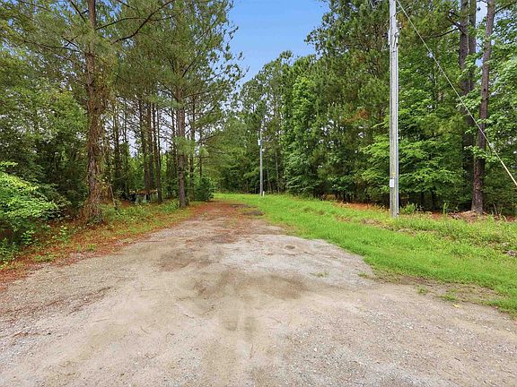 2nd image of 125 Old Groves Ln.