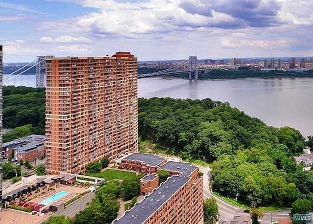 2nd image of 100 Old Palisade Rd APT 3001