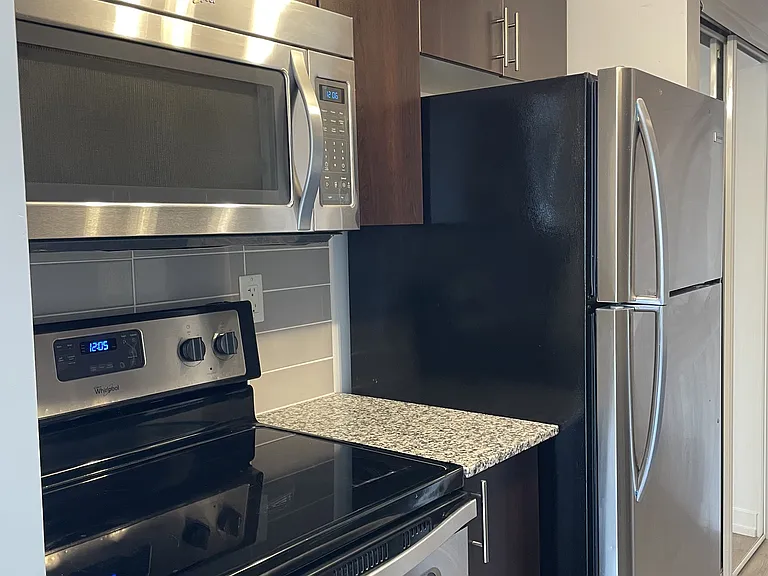1420 Dupont St #503 — Photo 4