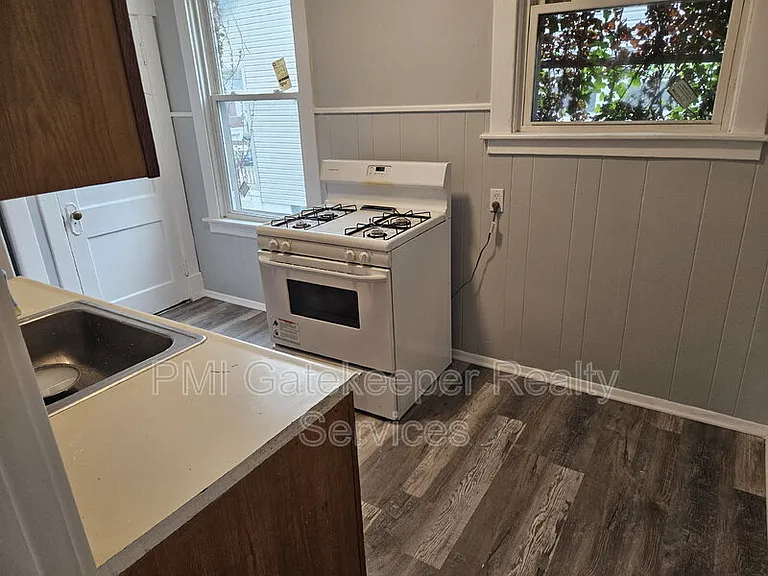 5402 Rolston Ave — Photo 16