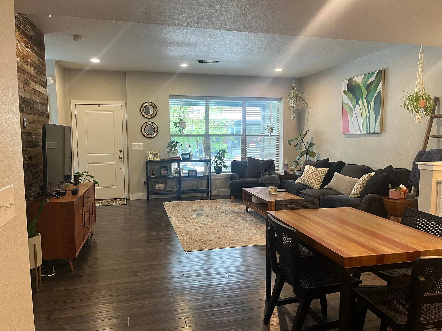 11195 E 25th Ave — Photo 3