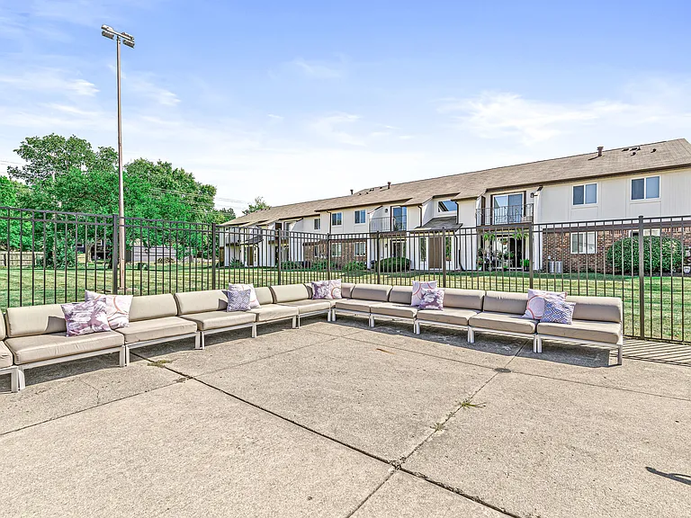 Estates of Creekside Apartments — Photo 29