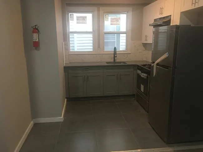 5 bed, 4362 sqft, $3,500 — Photo 1